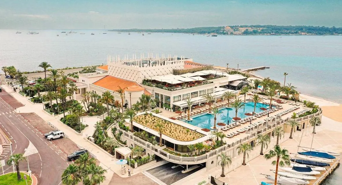 Palm Beach Front De Mer Cannes Apartment