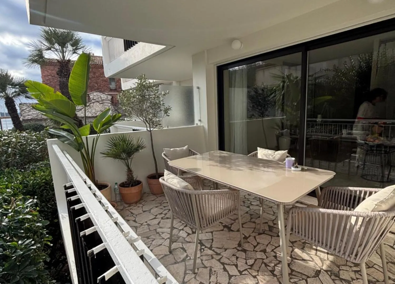 Palm Beach Front De Mer Cannes 0*,  Francia